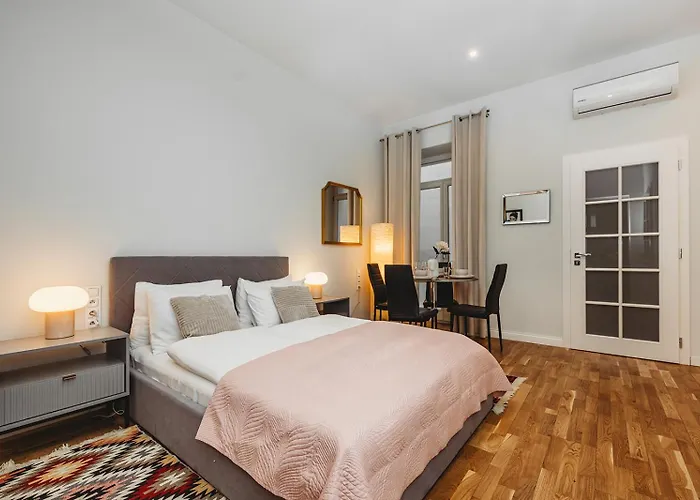 Antique - Tomasza 6a קרקוב