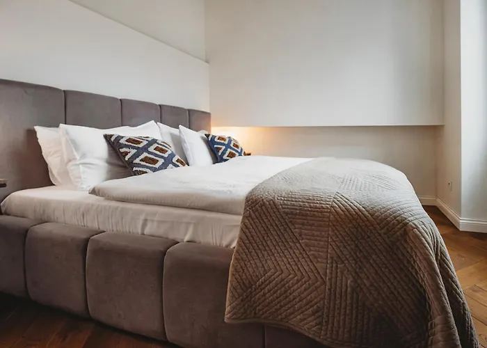 Antique - Tomasza 6a