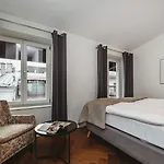 Antique - Tomasza 6a クラクフ