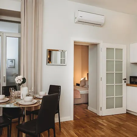 Antique - Tomasza 6a 4* Краків