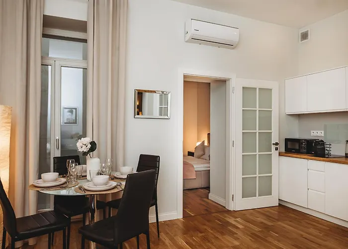 Antique - Tomasza 6a 4* Krasków