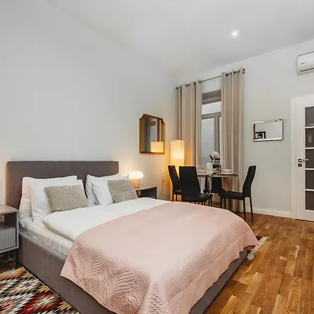 Antique - Tomasza 6a Krakkó