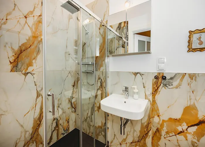 Apartmanhotel Antique - Tomasza 6a 4*