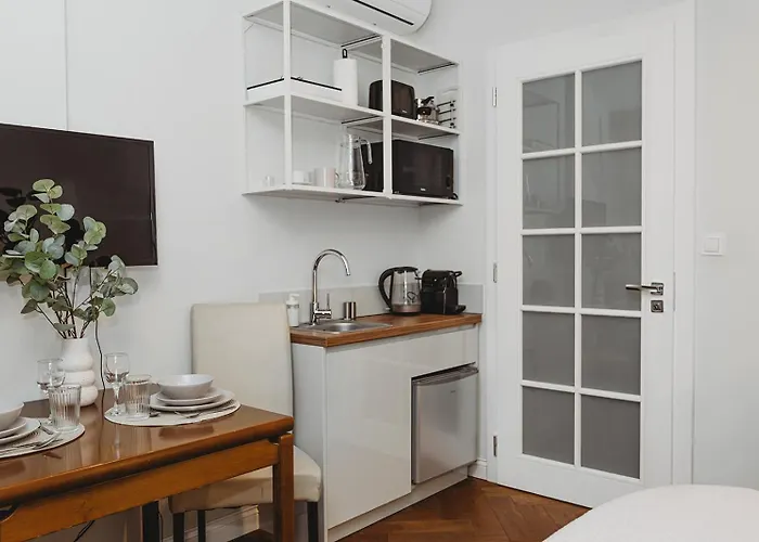 Antique - Tomasza 6a Apartmanhotel