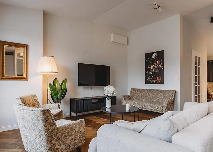 Antique - Tomasza 6a Apartmanhotel 4*